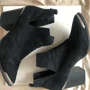 Heeled boots